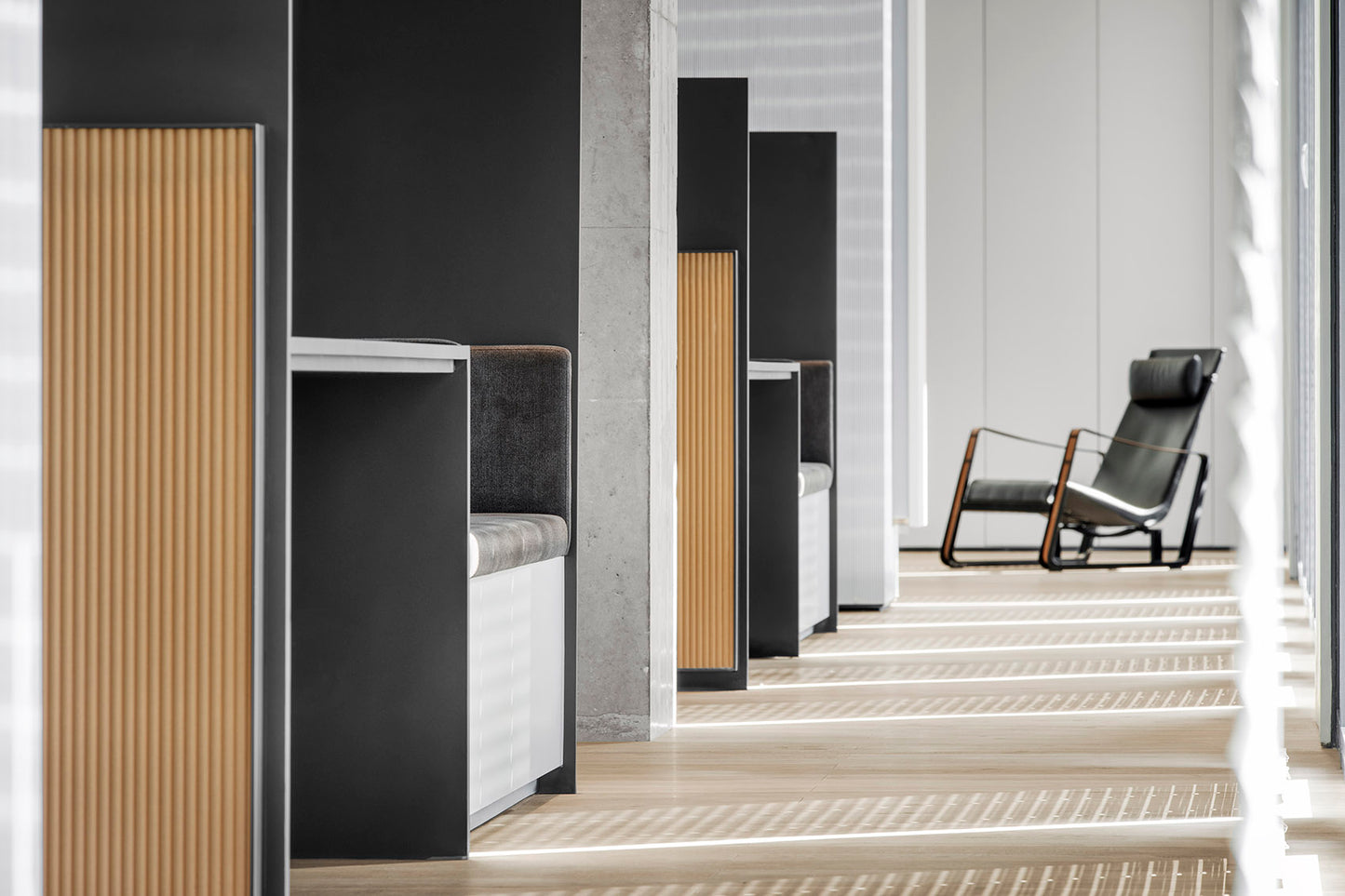 (1500-2500 Sq.ft) Office space interior design