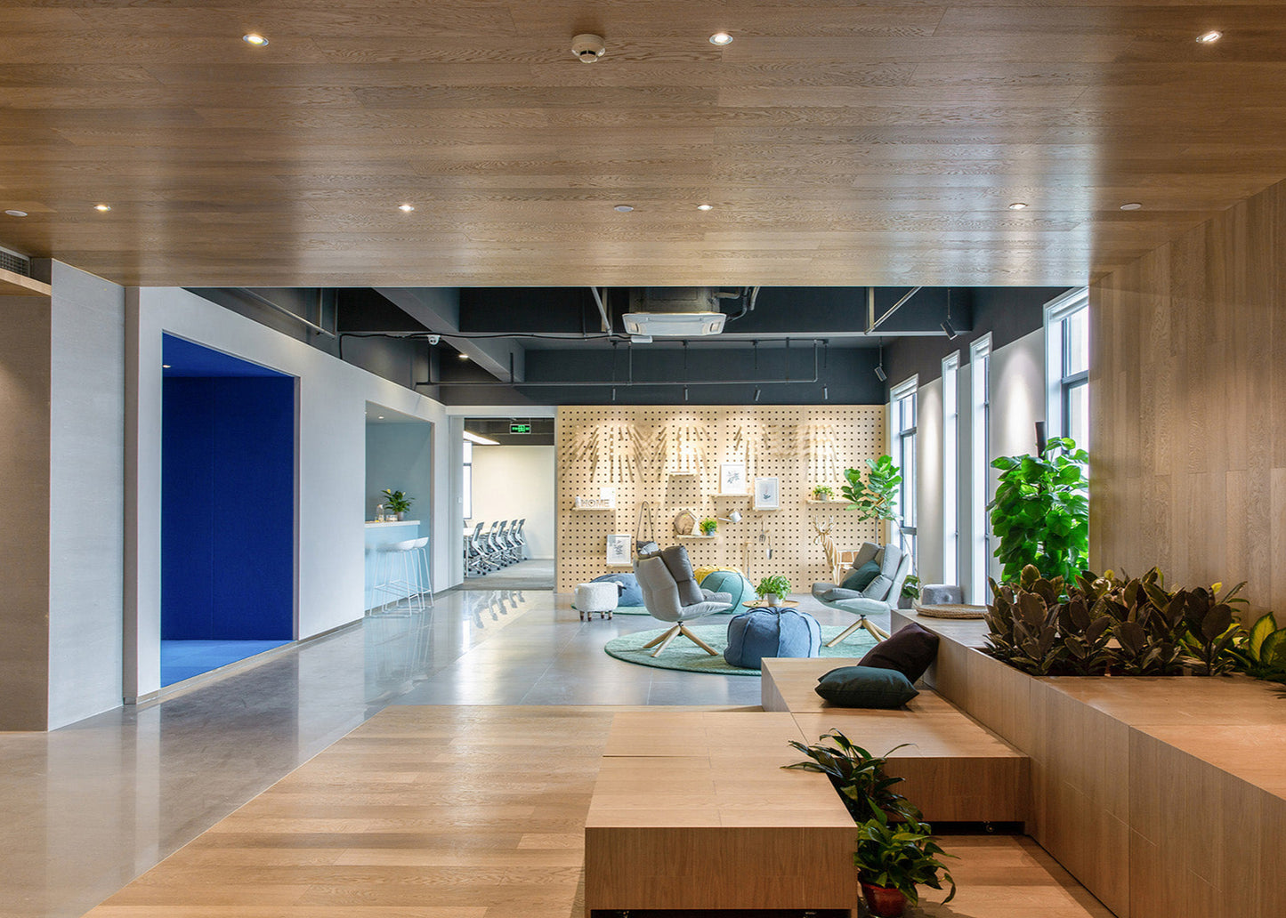 (2500-3500 Sq.ft) Office space interior design