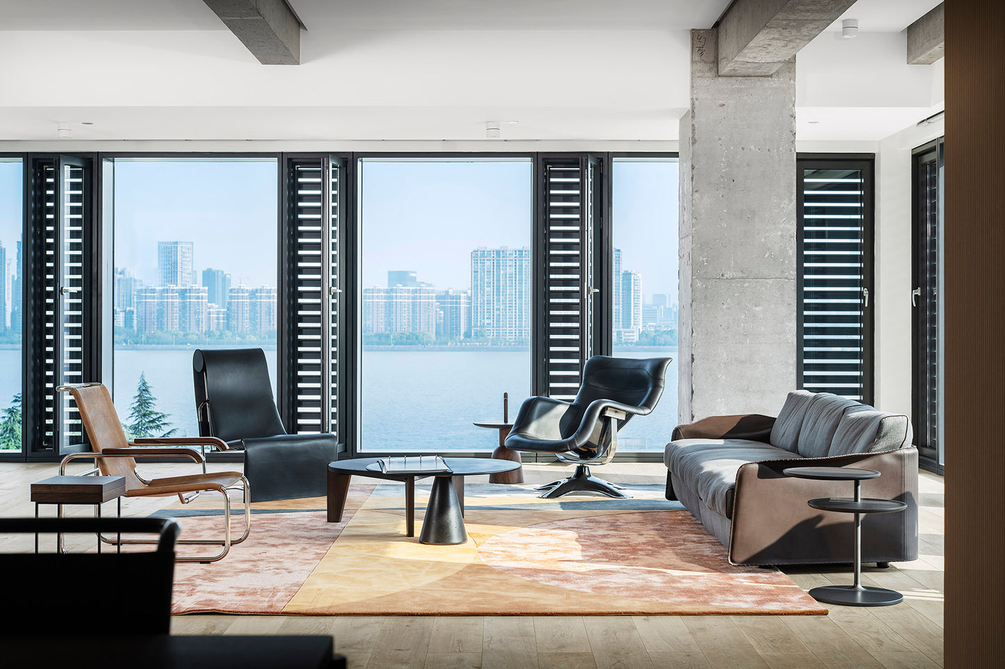 (1500-2500 Sq.ft) Office space interior design
