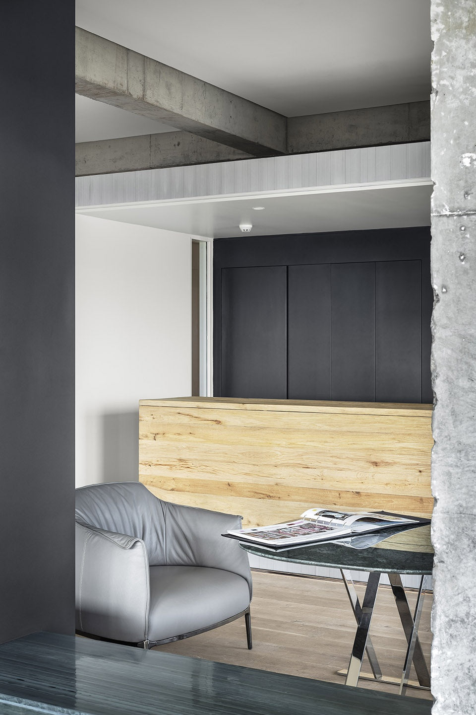 (1500-2500 Sq.ft) Office space interior design