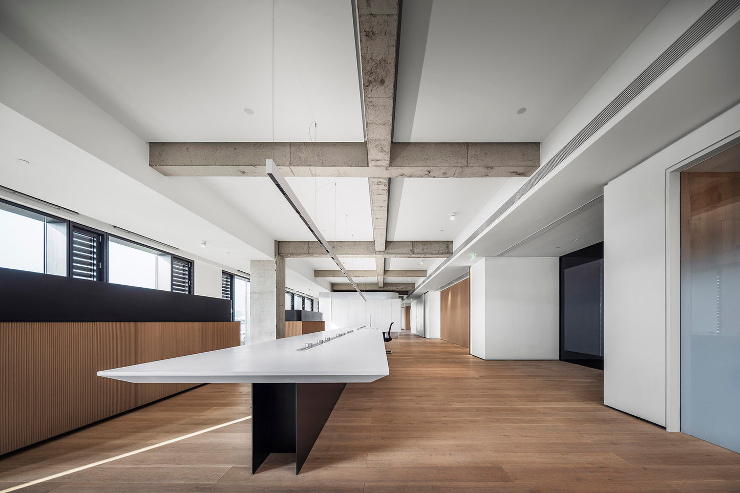 (1500-2500 Sq.ft) Office space interior design